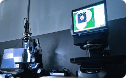 image d'un écran de contrôle laser
